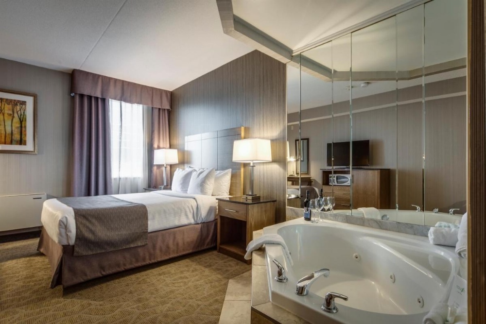 Monte Carlo Inns Airport Suites Image 19