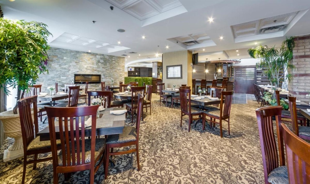 Monte Carlo Inns Airport Suites